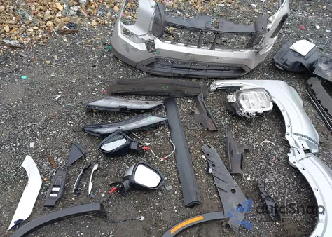 2024 Mitsubishi Outlander Es 2.5 2Wd из США, поврежденный, VIN JA4J3UA82RZ035164